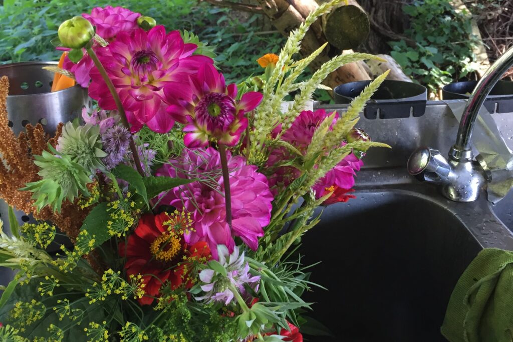 479461FB-2807-4EDF-B0F5-36F5A4712575 bouquet